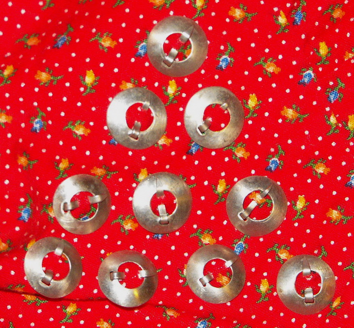 Associated image for entry 'brooches'